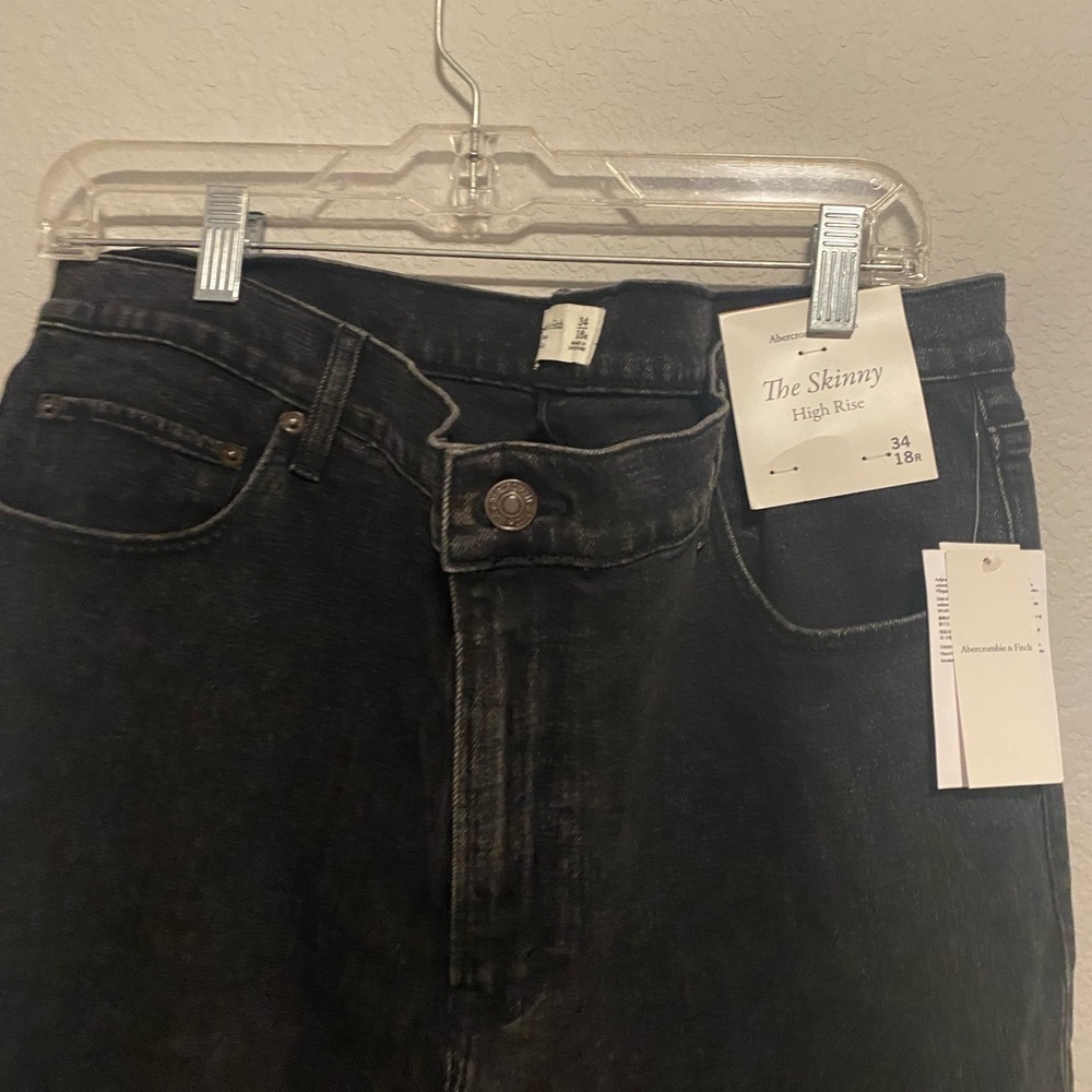 Abercrombie NWT Black Skinny High Rise Jeans size 18 - Picture 2 of 5